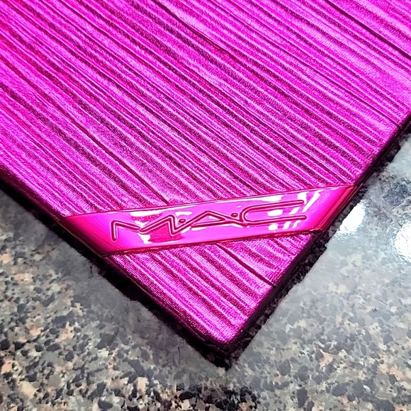 MAC Cosmetics Case - Picture 3 of 4